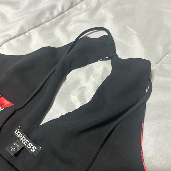 Express Women’s M Spaghetti Strap Floral Top Back Slit Hummingbird Lightweight - Picture 4 of 10